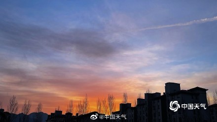 看梦幻天空！北京瑰丽朝霞美如大片