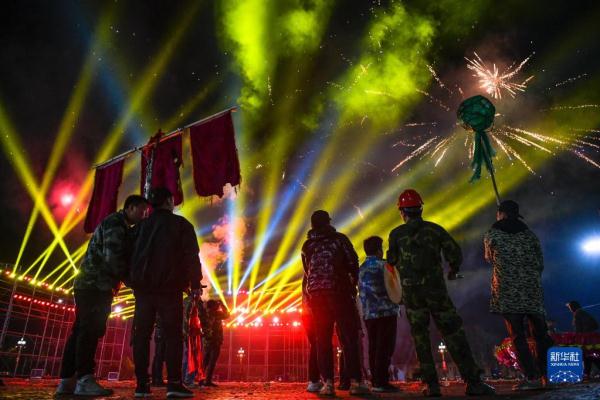 新春走基层丨贵州:苗族“舞龙嘘花”闹元宵 新春走基层丨贵州:苗族“舞龙嘘花”闹元宵