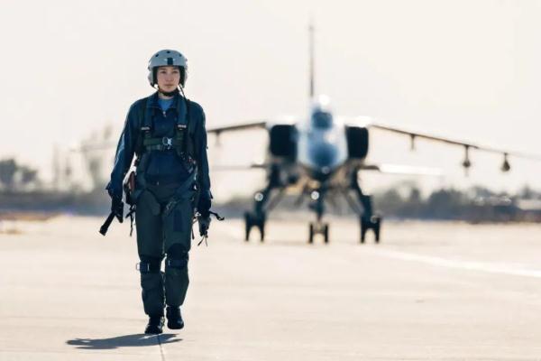 飒!“飞豹”女飞,带你看训练日常 飒!“飞豹”女飞,带你看训练日常