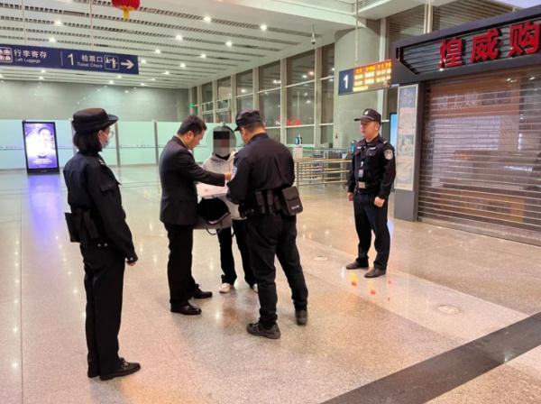 就在厦门北站！汪某某，被当场拘留！