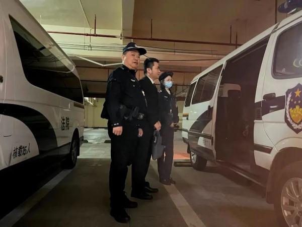 就在厦门北站！汪某某，被当场拘留！