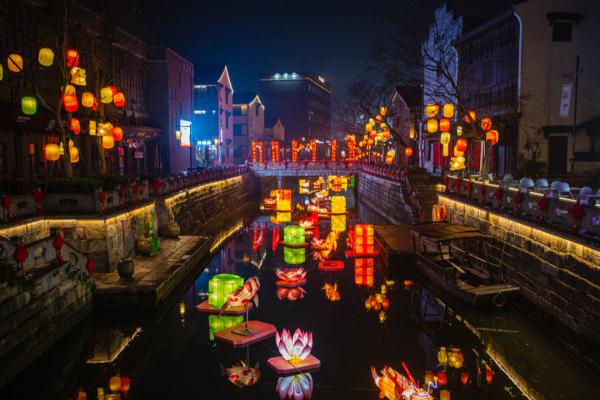 杭州今晚下雨，会影响烟花秀么？