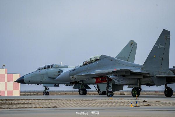 收藏大片！空军多型战机开飞高清图