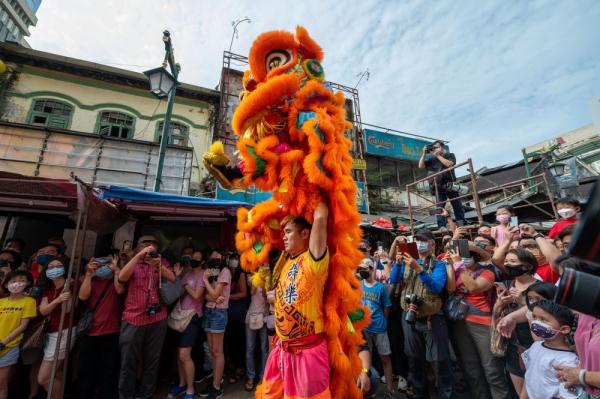 马来西亚舞狮闹元宵 马来西亚舞狮闹元宵