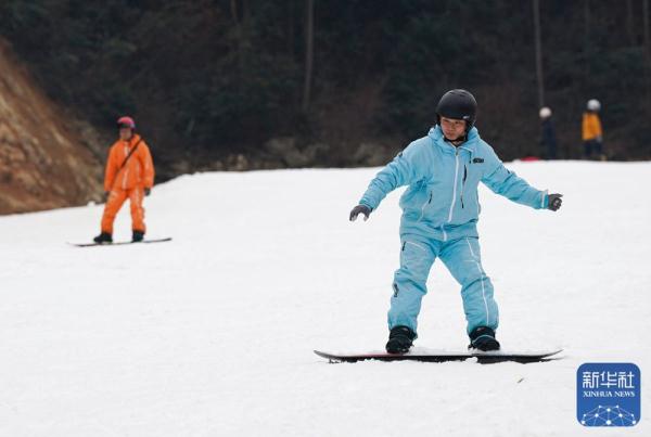 南方山村的“冰雪热”