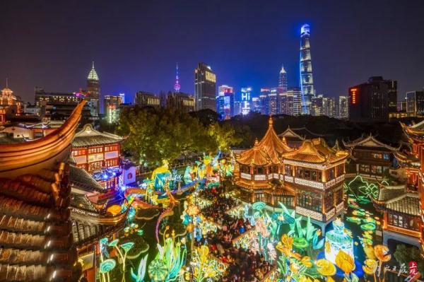 上海豫园人流再现“贪吃蛇”模式，瞬时峰值4万余人次！