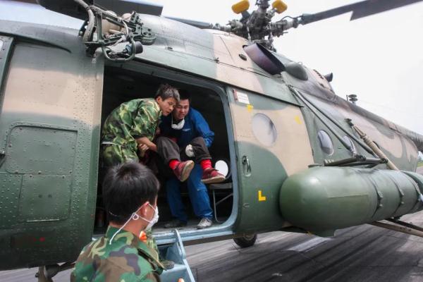 “兵王”吕战勇：守护战鹰 &nbsp;向战而飞