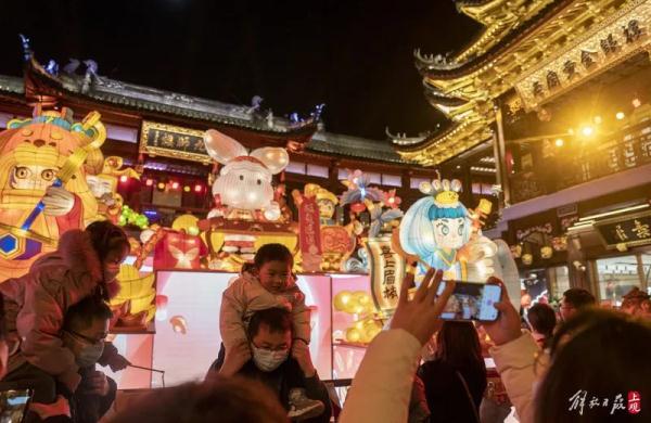 上海豫园人流再现“贪吃蛇”模式，瞬时峰值4万余人次！