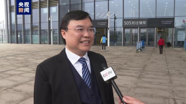 全面恢复内地与港澳人员往来首日 首批内地旅行团抵澳