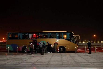 首批自香港入境旅客凌晨抵达珠海 首批自香港入境旅客凌晨抵达珠海