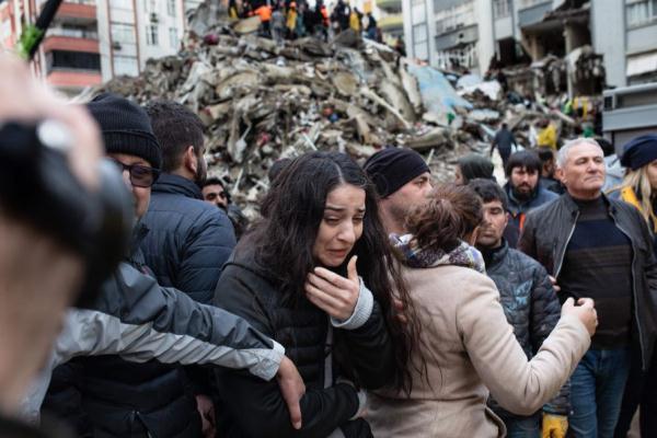 外媒：土耳其叙利亚强烈地震已造成约3800人死亡