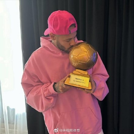 内马尔第6次获得桑巴金球奖 内马尔第6次获得桑巴金球奖