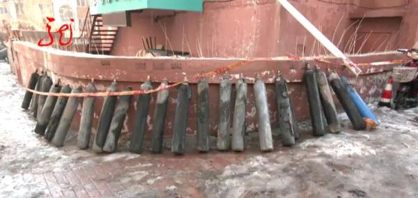 哈尔滨:小区一车辆突发大火,并伴有爆炸声,车里居然装了20多个…… 哈尔滨:小区一车辆突发大火,并伴有爆炸声,车里居然装了20多个……