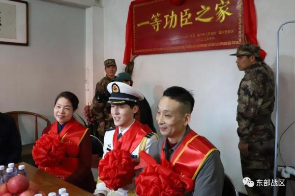 这个海军少校把一二三等功集齐了！