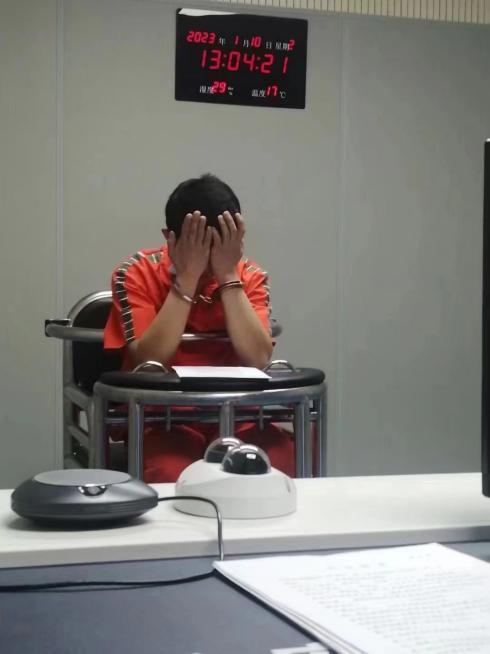 真·戏精！以扫微信换现金为由抢钱 多家超市中招