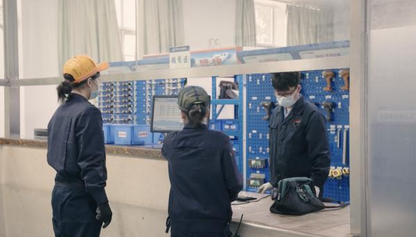 研究生毕业进铁路修动车,有啥不一样? 研究生毕业进铁路修动车,有啥不一样?