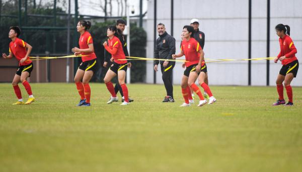 足球｜中国女足广州集训备战