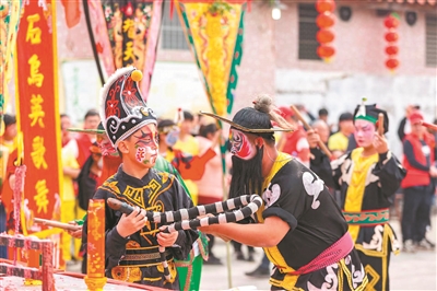 潮汕英歌舞兔年“火出圈” 潮汕英歌舞兔年“火出圈”