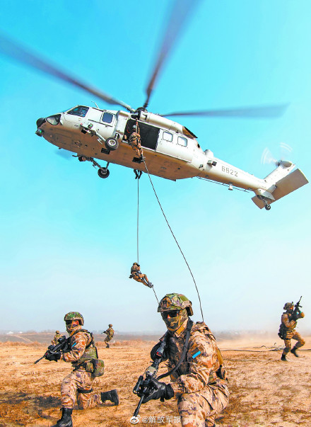 高燃酷图！直击空降兵某旅侦察分队实战化演练