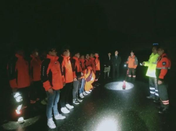 八旬老人出门走亲戚，深夜未归……家属急得报了警