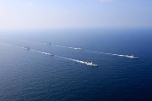 中国海军第42、43批护航编队在亚丁湾完成任务交接
