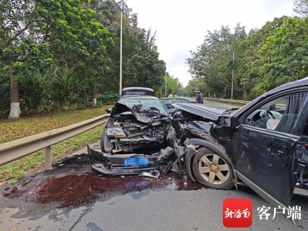 致4伤!事发海口,小轿车逆行与越野车相撞,现场画面令人揪心 致4伤!事发海口,小轿车逆行与越野车相撞,现场画面令人揪心