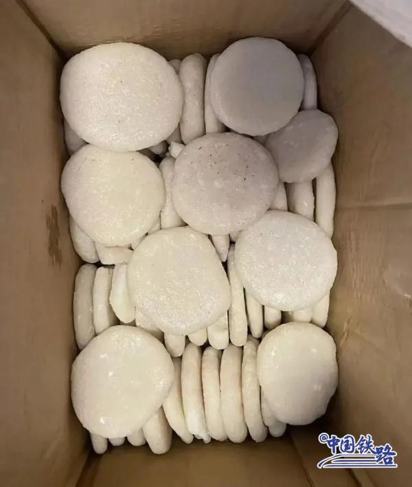 过节长胖的原因,在火车站找到了! 过节长胖的原因,在火车站找到了!