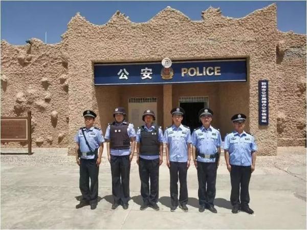 徒手挖窑洞、死亡线上救回26人……一起探寻全国唯一的大漠“窑洞派出所”背后的故事