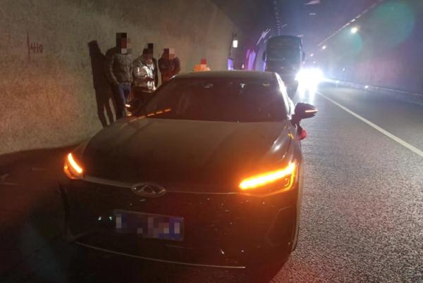 又是“瞎”坚持!挑战身体极限酿事故 又是“瞎”坚持!挑战身体极限酿事故