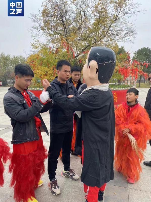 “10”后，接棒