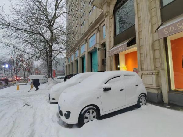 白雪不嫌春色晚，山西下雪啦！