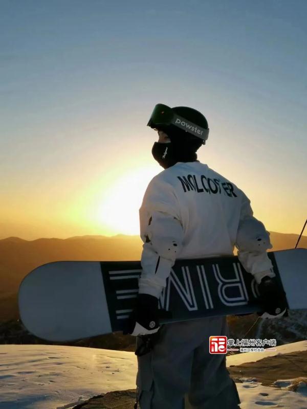 了不起！这位海军少校年纪轻轻，集齐了一二三等功