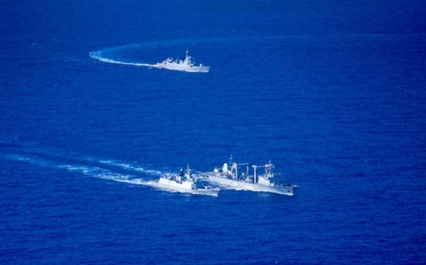 南部战区海军某舰艇编队开展远海训练