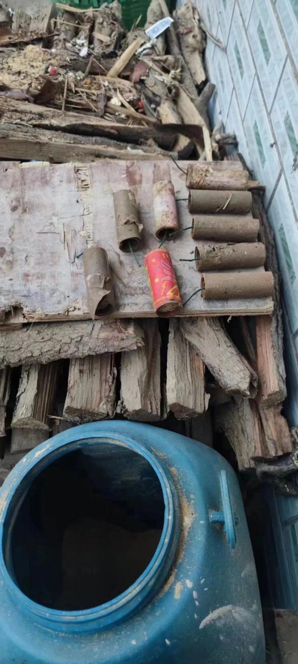 鞭炮致男童截肢!最新进展:涉事邻居已被刑拘 鞭炮致男童截肢!最新进展:涉事邻居已被刑拘