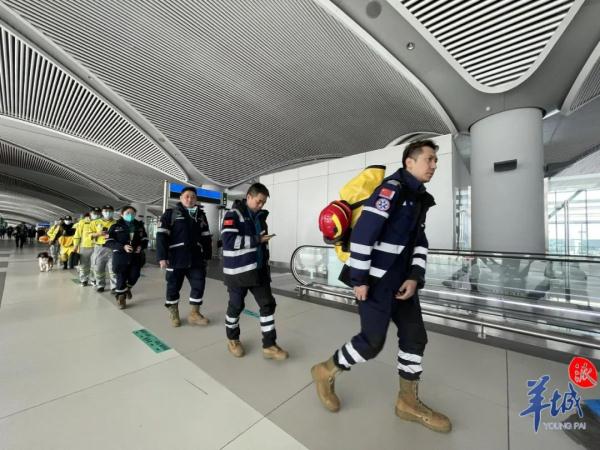 强震已致土叙两国超2.1万人遇难！连线蓝天救援队前方队员，最新情况→