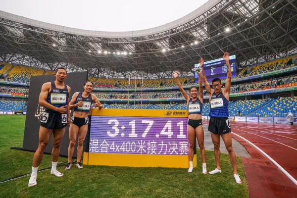 00后主打!代表国家出战! 00后主打!代表国家出战!