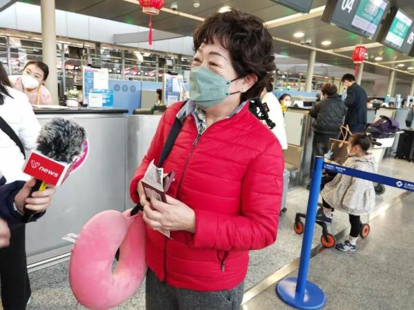 上海“50后”“60后”坐火车去老挝！出境团要秒杀，办证排队长...重要提醒：注意预约放号时间→