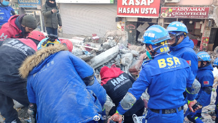 直击土耳其地震灾区救援现场:中国社会救援力量救出多名幸存者 直击土耳其地震灾区救援现场:中国社会救援力量救出多名幸存者