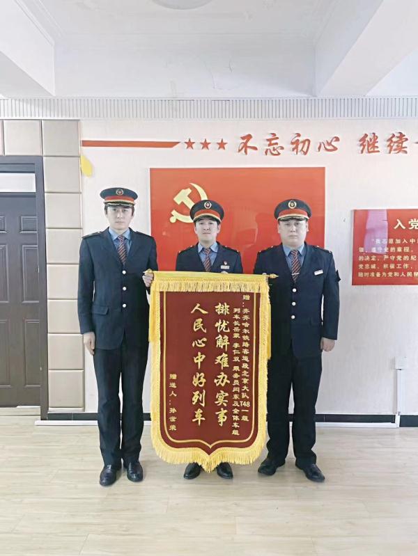 真健忘！女子丢了背包后报警，最终……