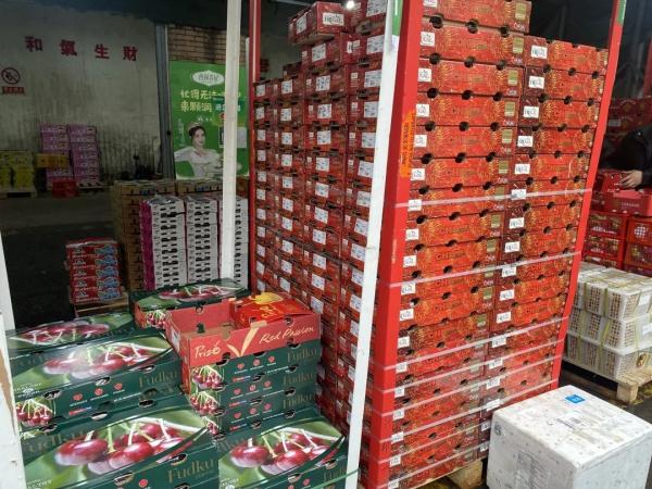 价格大跌!杭州有人一口气买了30多箱 价格大跌!杭州有人一口气买了30多箱