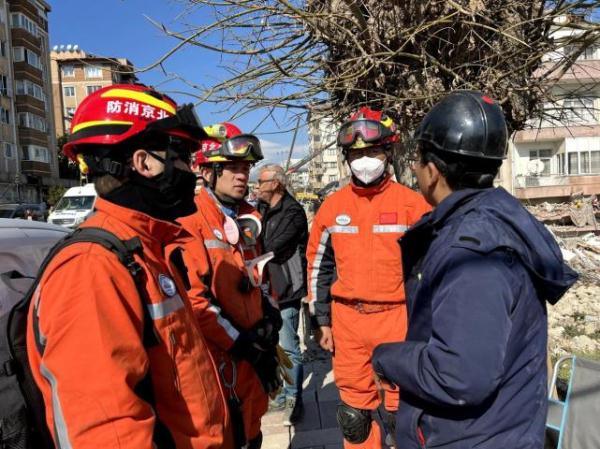 守护废墟里的生命奇迹：中联重科救援队已在土耳其成功救出30多人