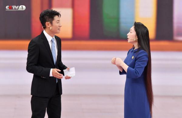 出唱片、开演唱会、获得医学和理学双博士学位……小说都不敢这么写！
