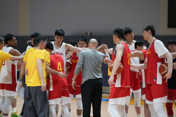 中国男篮主教练乔尔杰维奇：全力以赴冲击世预赛
