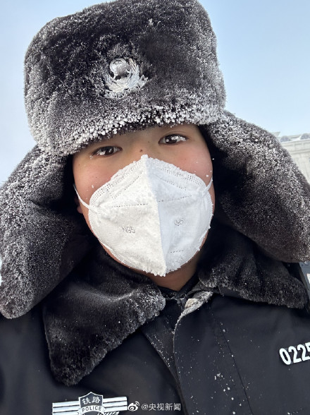 警察手机里最怕家人看见的照片