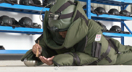 警察手机里最怕家人看见的照片