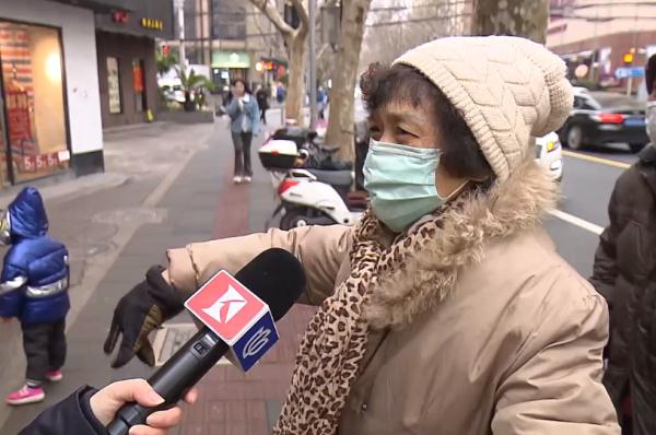 辣眼睛！沪上一阿姨“翻毛腔”：老公每天要从别人内裤下走过…
