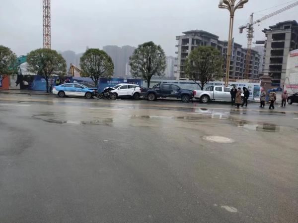 驾驶途中，2分钟闭眼19次！结果悲剧了……