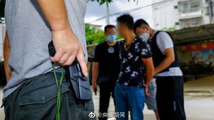 警察手机里最怕家人看见的照片