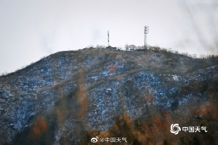 北京蓝天重现 香山远眺高楼清晰可见