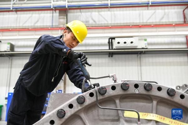 内蒙古包头:打造陆上风电装备产业集群 内蒙古包头:打造陆上风电装备产业集群